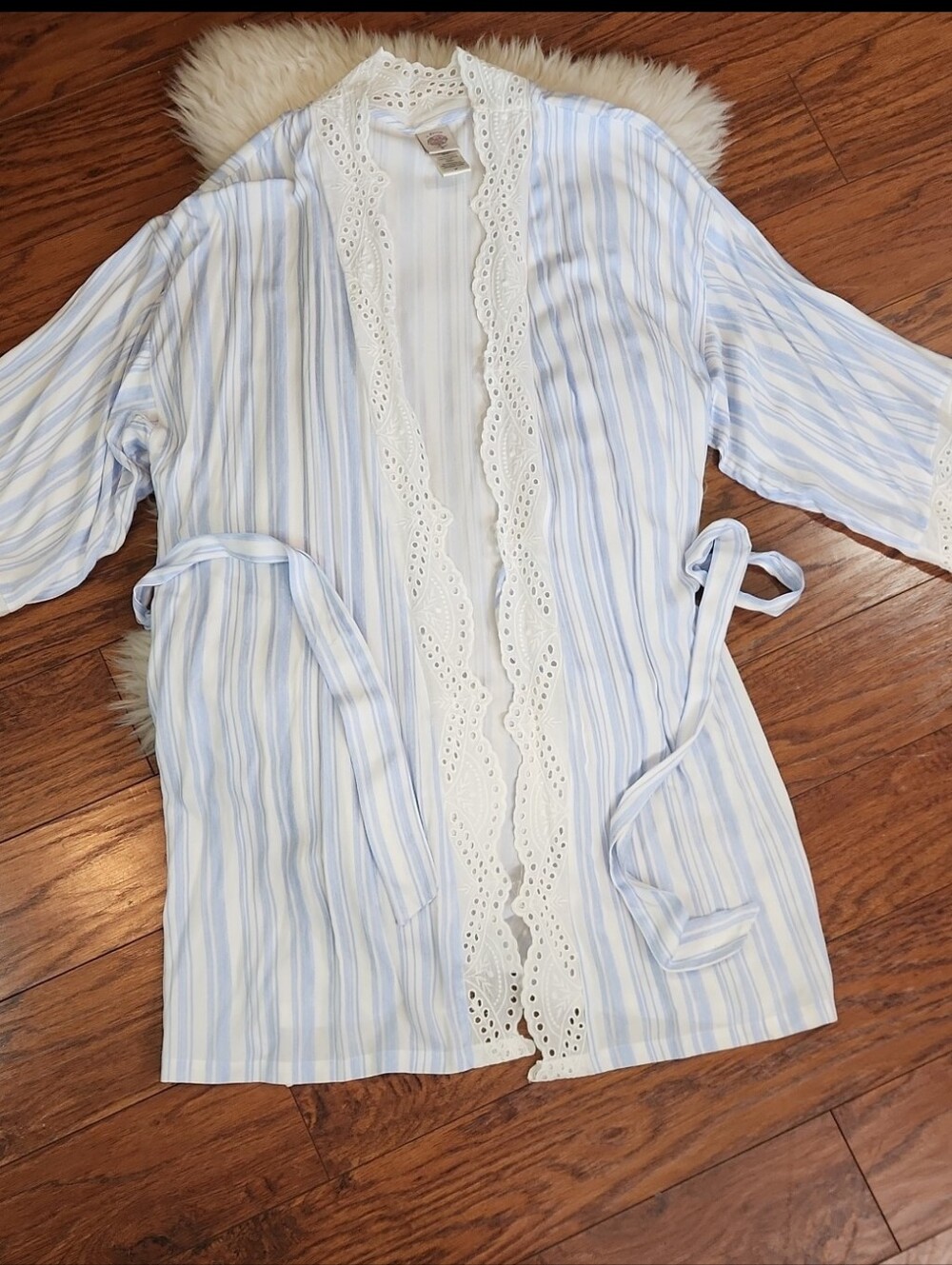In Bloom Blue & White Lace Trim Robe